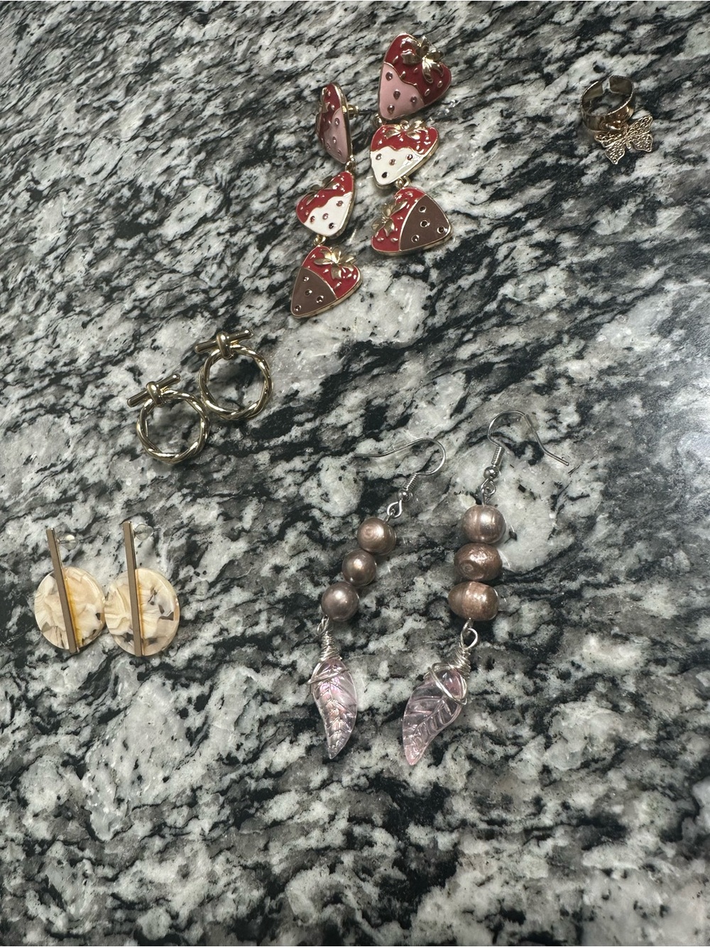 5 pack fashion earring set!
